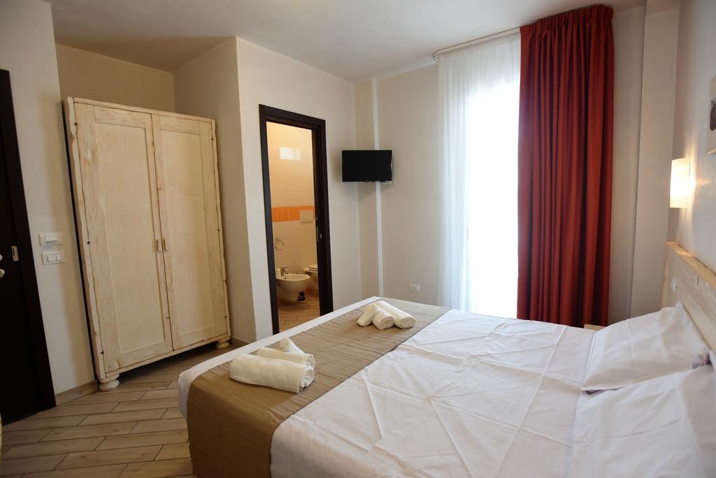 Camere Le Vie Di Omero Torre dell'Orso Exterior foto